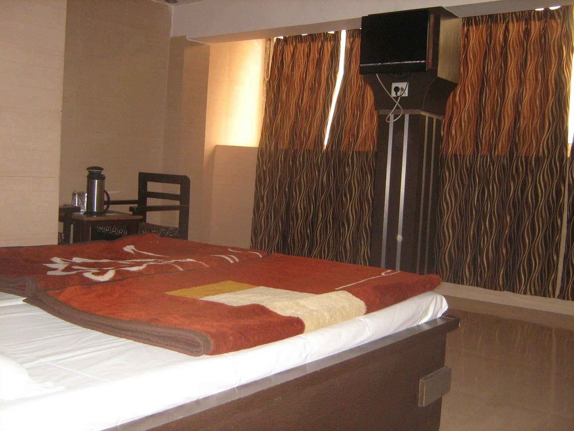 Hotel Gyan Харидвар Экстерьер фото